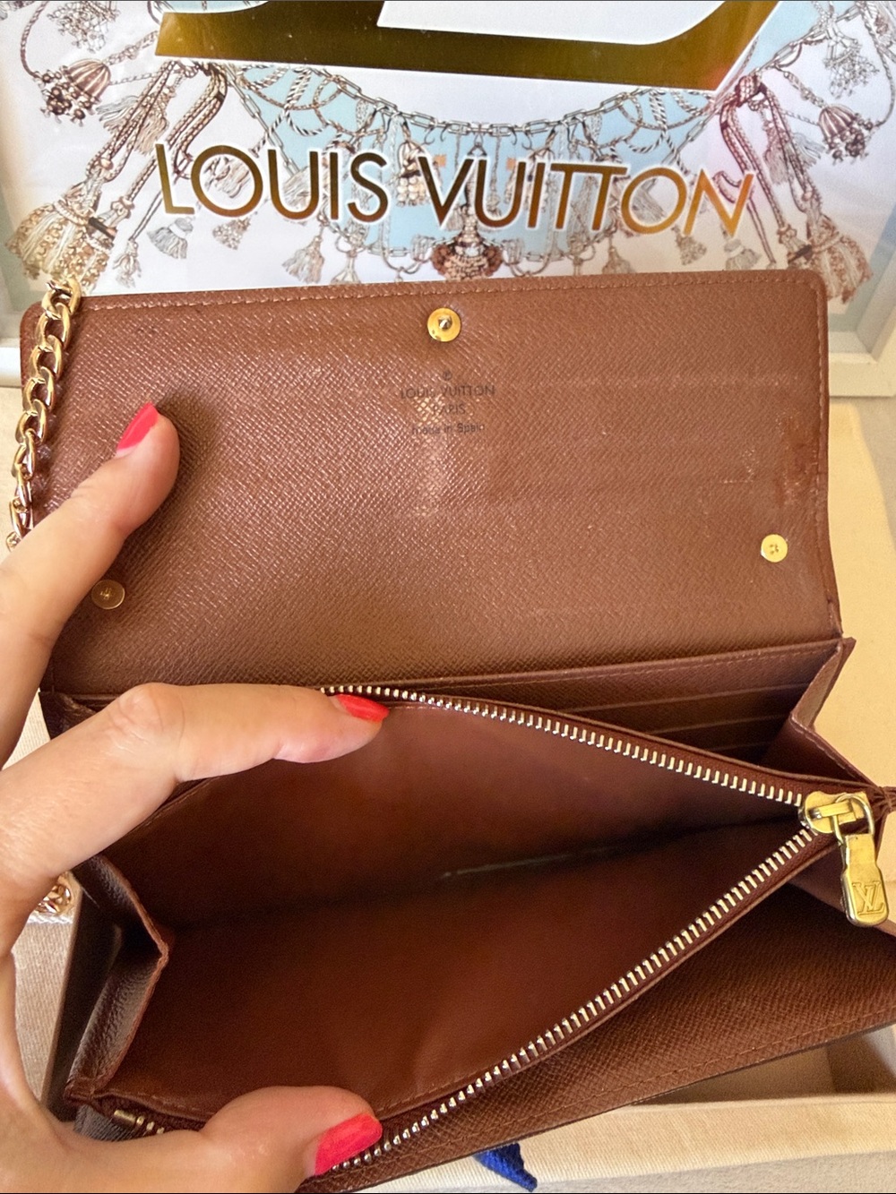 Louis Vuitton Authentic Monogram Sarah Long Wallet on Chain - Picture 9 of 16